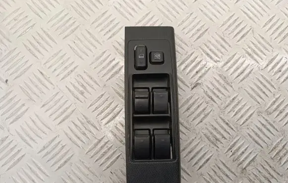 Toyota Corolla Verso AR10 Electric window control switch 848200F030 742320F010