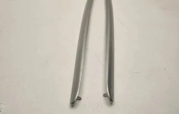 Mercedes-Benz ML W164 Front door trim bar A1647200522