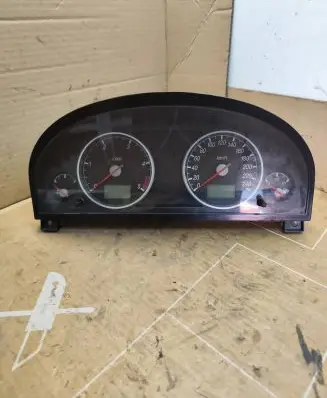 Ford Mondeo Mk III Speedometer (instrument cluster) 1S7F10841 44ZU187