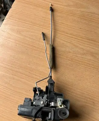 Opel Antara Rear door lock A081876