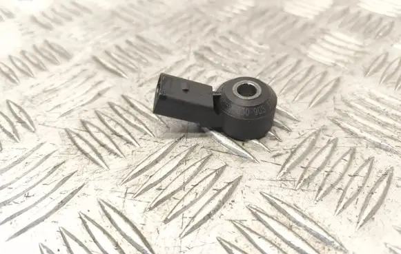 Volkswagen Golf V Detonation knock sensor 030905377C