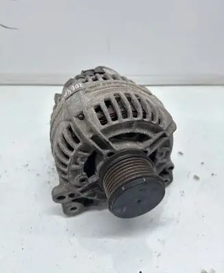 Volkswagen Touran I Generator/alternator 06F903023FX