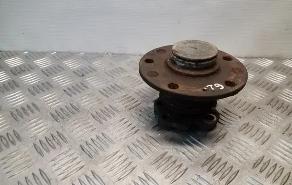 Skoda Octavia Mk3 (5E) Rear wheel hub