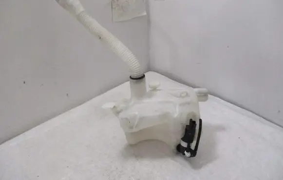 Peugeot Partner Windshield washer fluid reservoir/tank 9671568380