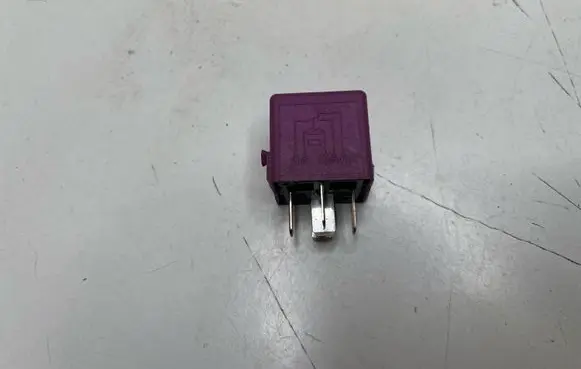 BMW 3 E46 Other relay 6136 1388911 V23134E59X107