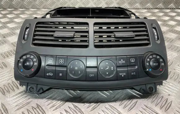 Mercedes-Benz E W211 Climate control unit 2118300990 00011106