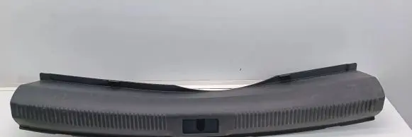 Trunk/boot sill cover protection