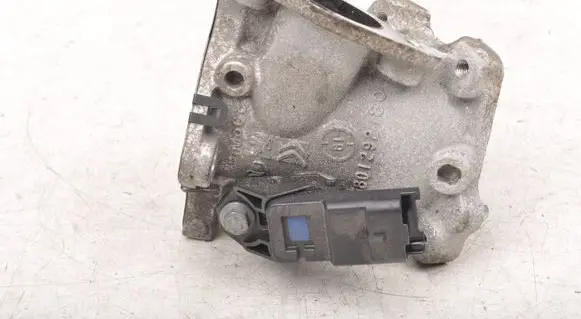 Ford Kuga II Electric throttle body valve 9601292180