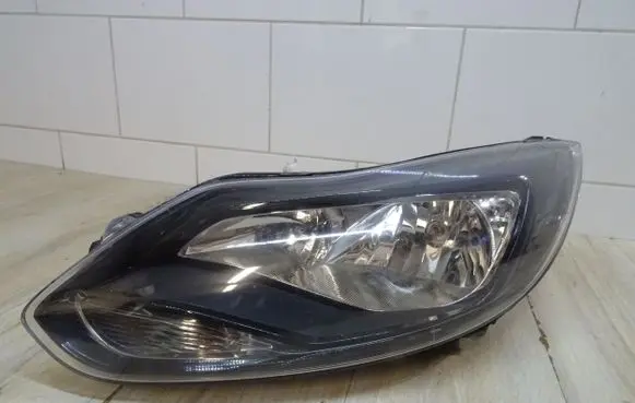 Ford Focus Headlight/headlamp BM5113W030CK
