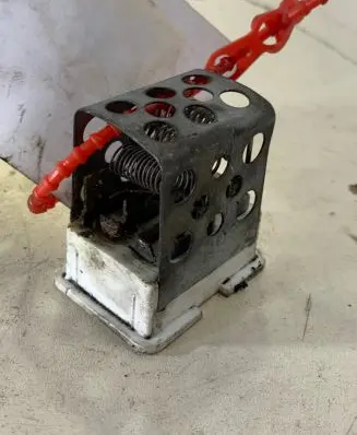 Coolant fan relay