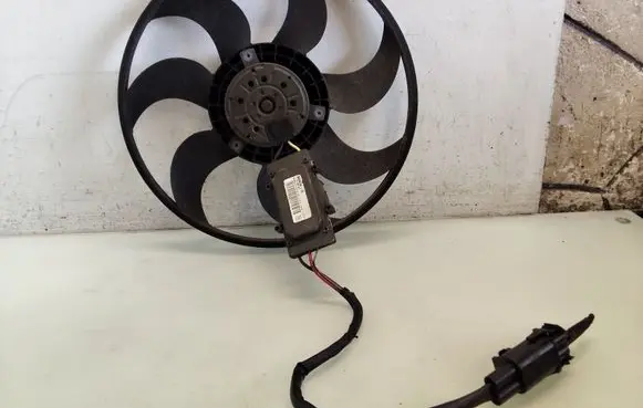 Volvo XC70 Electric radiator cooling fan 1137328081