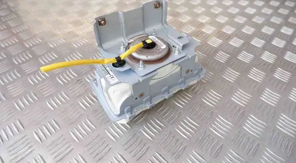 Passenger airbag on/off switch
