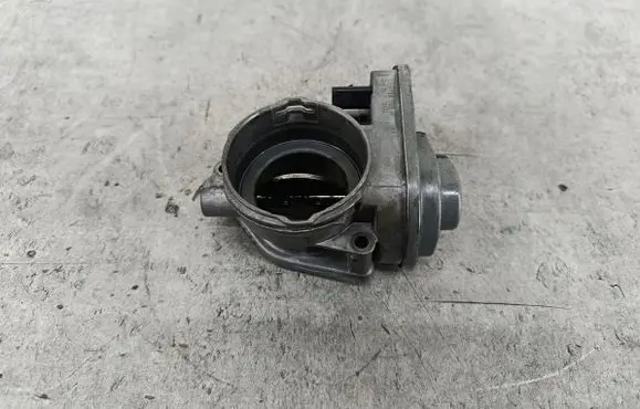 Skoda Octavia Mk2 (1Z) Throttle body valve 038128063M