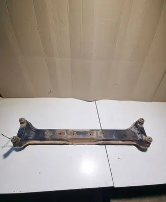 Mitsubishi Pajero Gearbox mounting bracket 