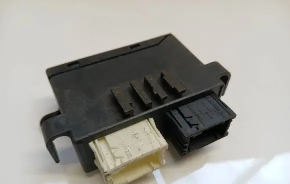 BMW 3 E46 Wing mirror control module 61318386427 05021800 110187