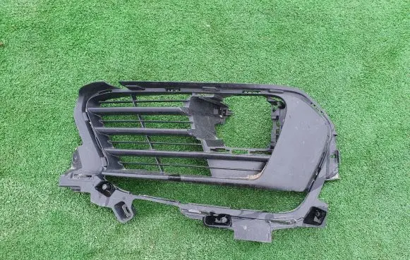 Peugeot 308 Front bumper lower grill 99894487 C06763 D53251