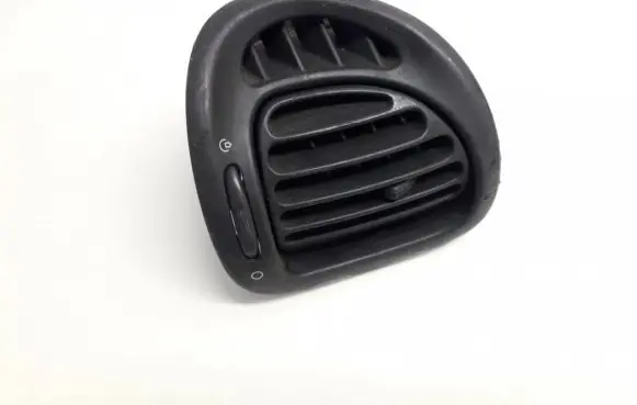 Citroen Xsara Picasso Dash center air vent grill