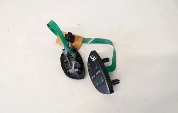 Citroen Xsara Steering wheel buttons/switches 01570001