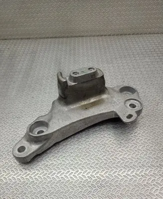 Peugeot 308 Gearbox mounting bracket 9813721980