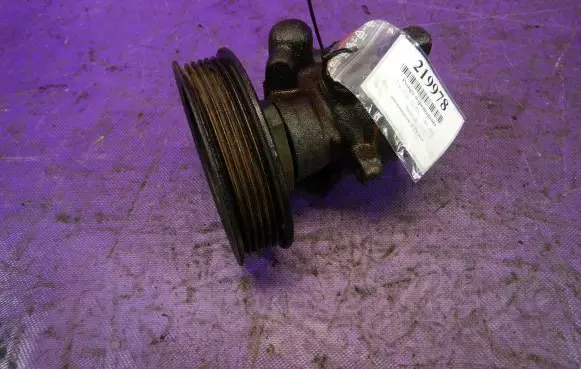 Volkswagen Polo III 6N 6N2 6NF Power steering pump 030145157D