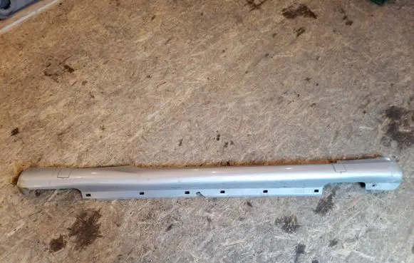 Mercedes-Benz CLK A208 C208 Front sill (body part) A2086981054
