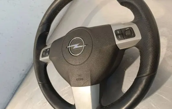 Opel Astra H Steering wheel