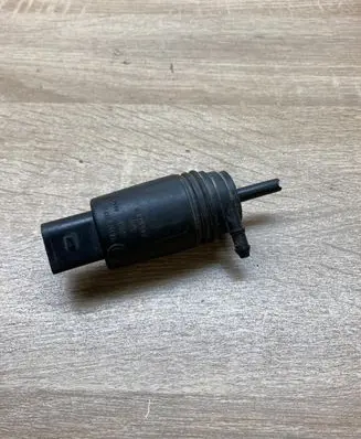 BMW 7 E65 E66 Windscreen/windshield washer pump 8377612 23557610