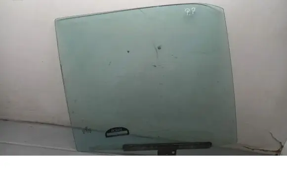 Volkswagen Polo II 86C 2F Front door window glass four-door