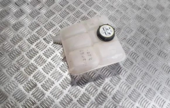 Ford Focus Coolant expansion tank/reservoir 8V618K218A 8V618K218D AV418K218D