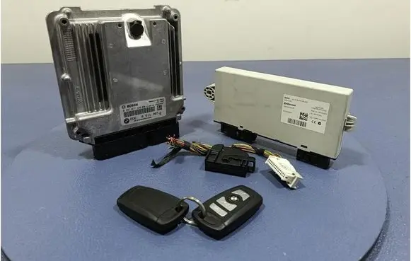 BMW 5 F10 F11 Engine control unit/module ECU 8511907
