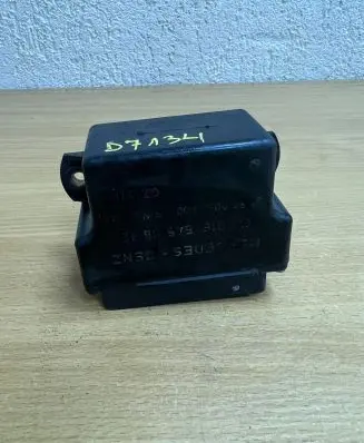 Mercedes-Benz E W210 Other relay 0165458832 D7134