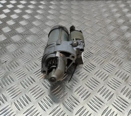 BMW 5 F10 F11 Starter motor 7612815