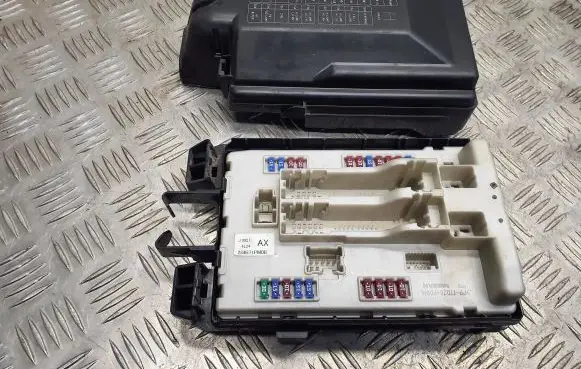 Infiniti Q70 Y51 Fuse box set 284B71PM0B