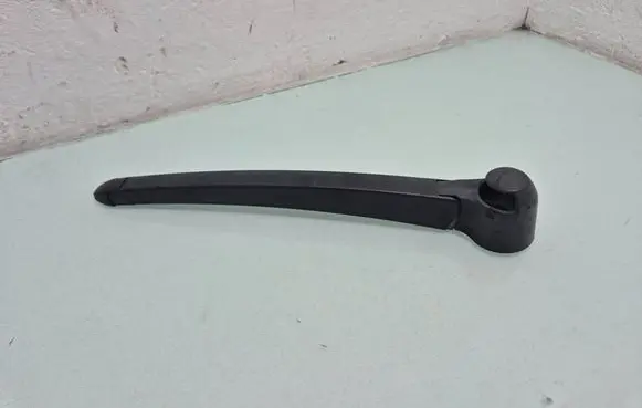 Volkswagen Tiguan Rear wiper blade arm 