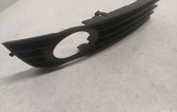 Audi A4 S4 B6 8E 8H Front bumper lower grill 8E0807682A