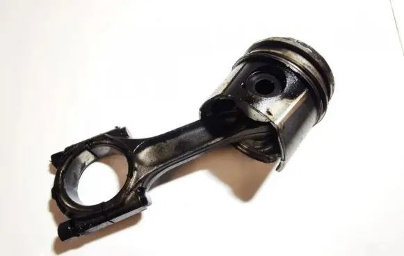 Peugeot Expert Piston with connecting rod