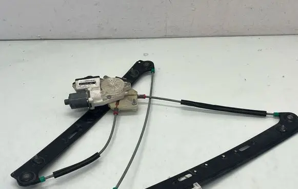 BMW X3 E83 Front door window regulator motor S007083006