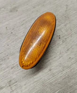 Front fender indicator light