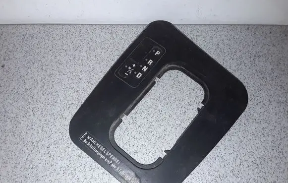 BMW 7 E38 Gear shifter surround trim plastic 8221520