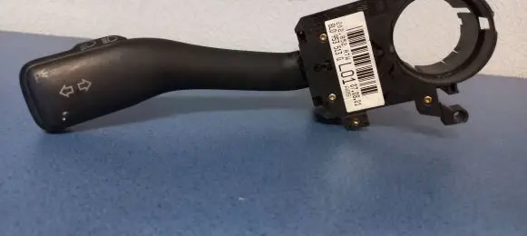 Volkswagen Golf IV Indicator stalk 8L0953513G