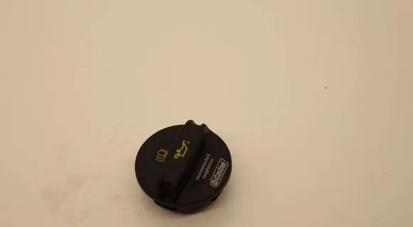 Volkswagen PASSAT B8 Oil filler cap 06k103485A