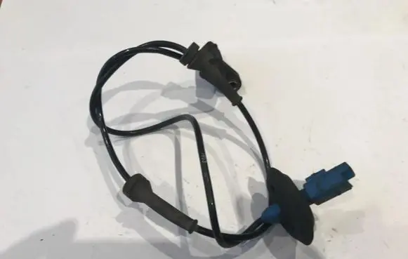Peugeot 206 ABS brake wheel speed sensor 9647263380