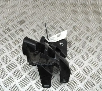 Rear bumper mounting bracket
