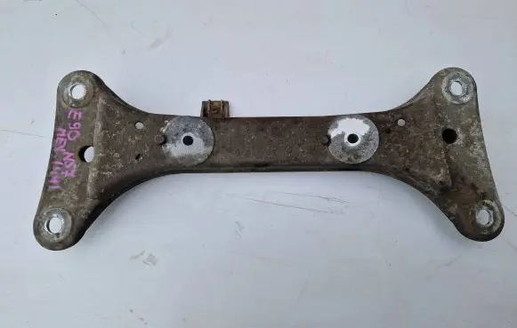 BMW 3 E90 E91 Gearbox mounting bracket 6778059