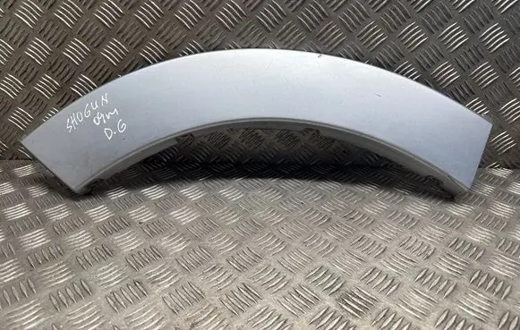 Mitsubishi Shogun Rear arch trim 7407A098