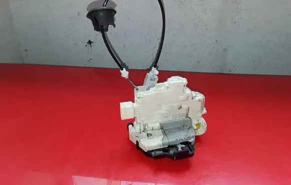 Seat Exeo (3R) Front door lock 8E1832015