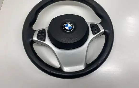 BMW X3 E83 Steering wheel 3385E53
