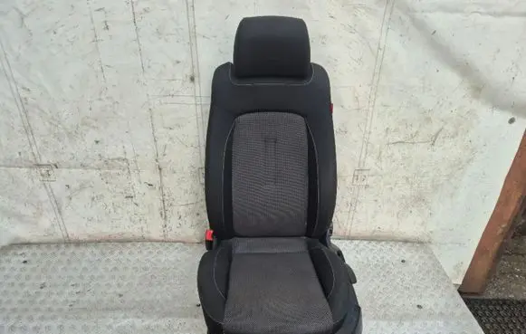 Seat Altea XL Front driver seat 1K4881105LS 5P0882603F 1K0391FE
