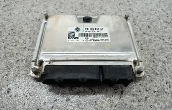 Volkswagen Golf V Engine control unit/module ECU 036906032AM