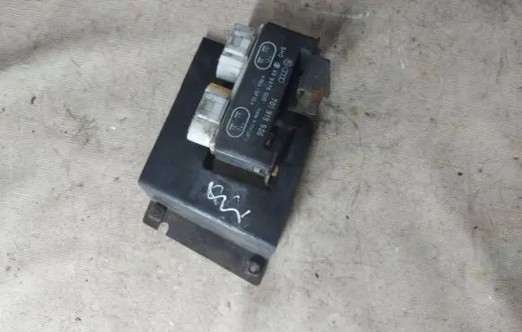Coolant fan relay